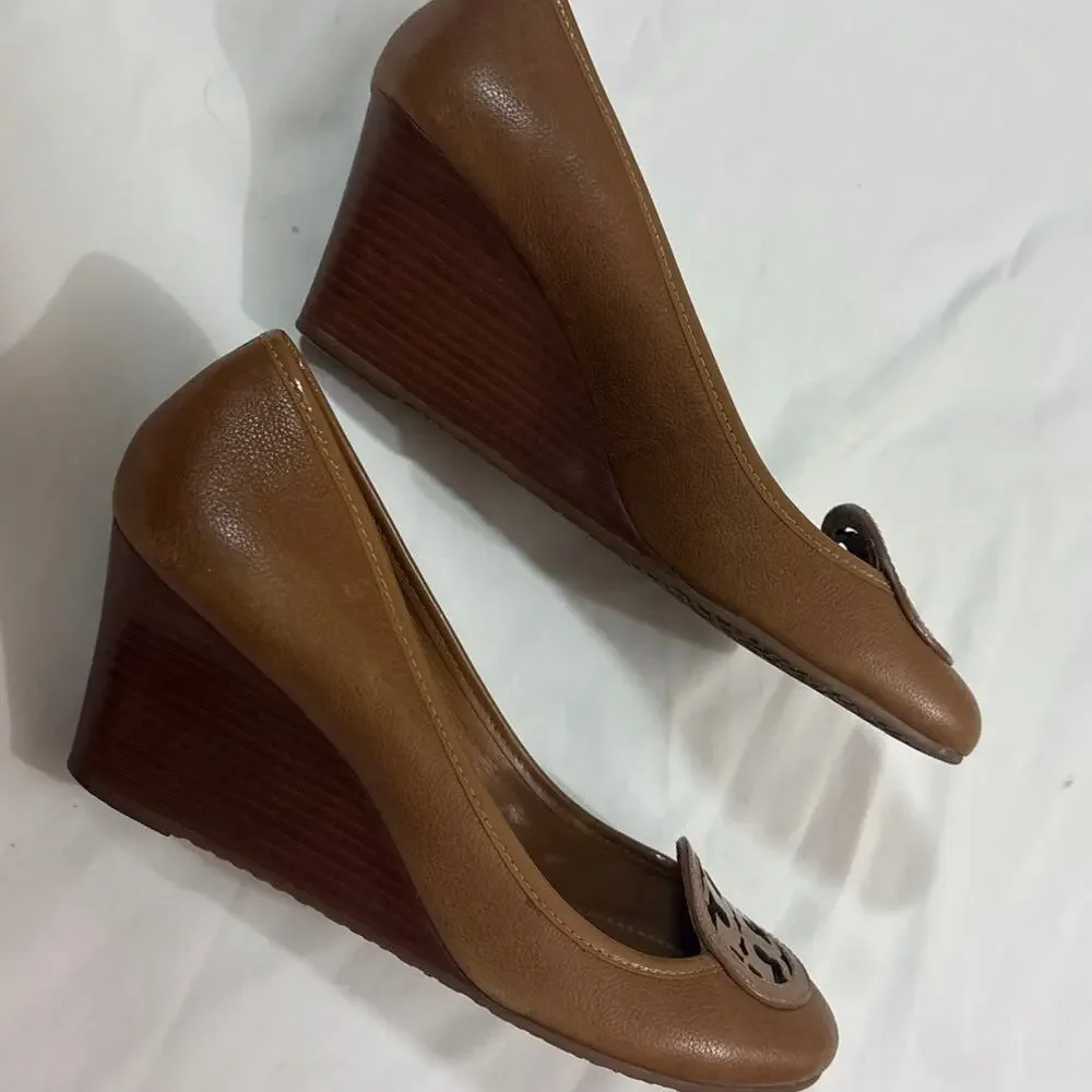 Tory Burch Womens 8.5 Sally Leather Wedge Pumps Designer Formal Logo Office